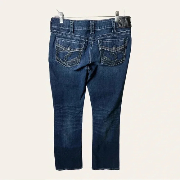 0499W. SILVER DENIM FLUID JEANS SIZE 30 DARK WASH BOOTCUT MIDโ SLIM SUKI STYLE - Picture 8 of 10